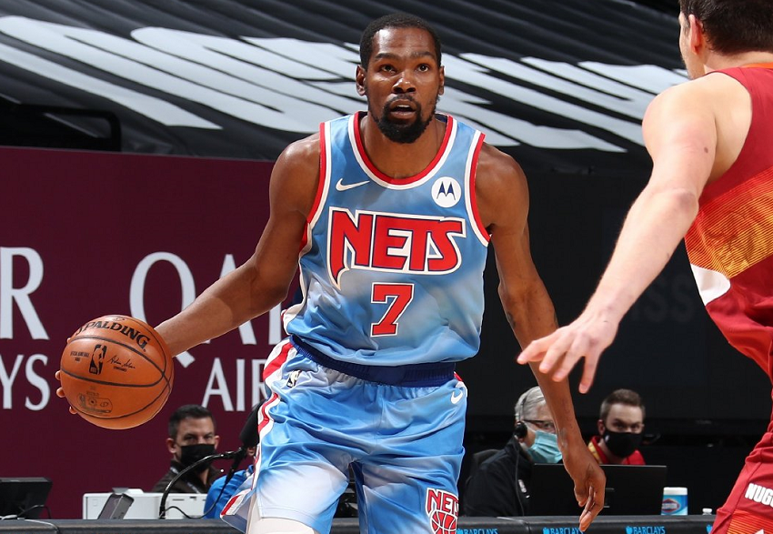 Kaiyun体育阿扎伦卡连续十二场比赛得分超过逆转，篮网挑战极限！的简单介绍